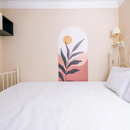 Flat W Garden 5 Min To Citys And Metro In Sisli Apartmán *