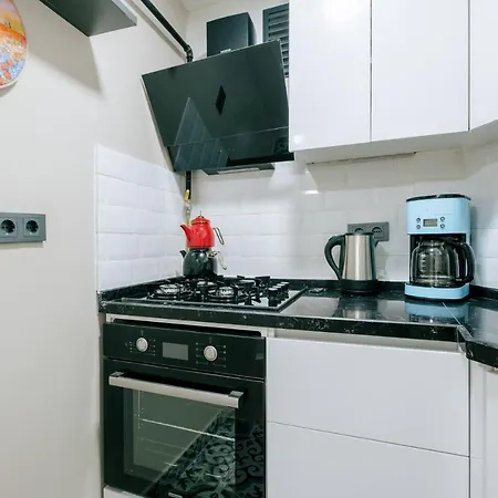 Flat W Garden 5 Min To Citys And Metro In Sisli * Istanbul